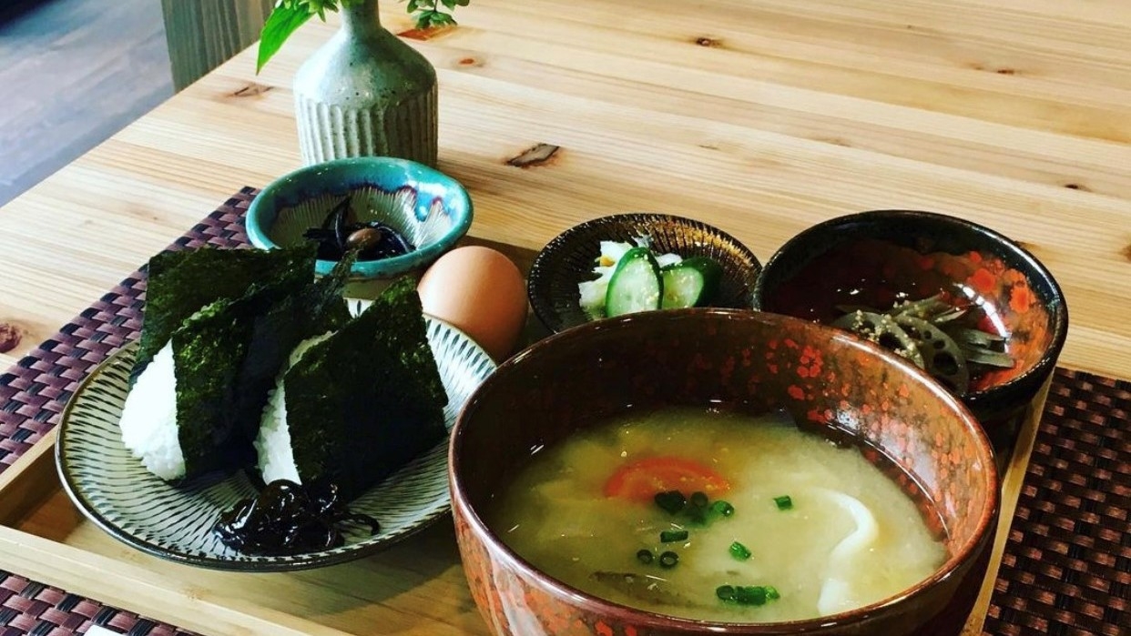白濁の硫黄泉と郷土料理「あったかだんご汁」で朝からほっこり★『朝食付きプラン♪』