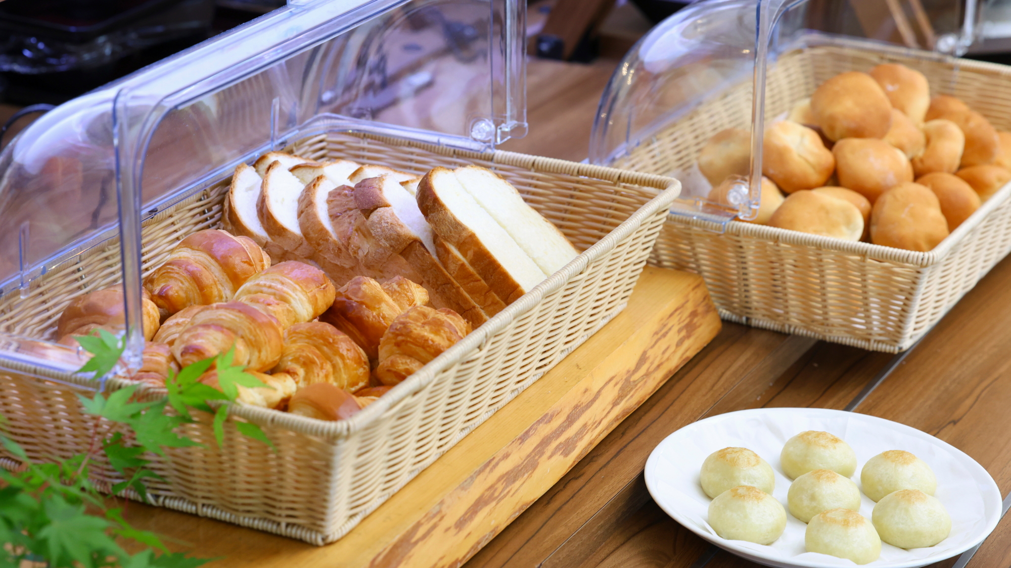 【朝食一例】白馬村のペンション「エアメイル」さん手作りのりんごパンがおすすめです！