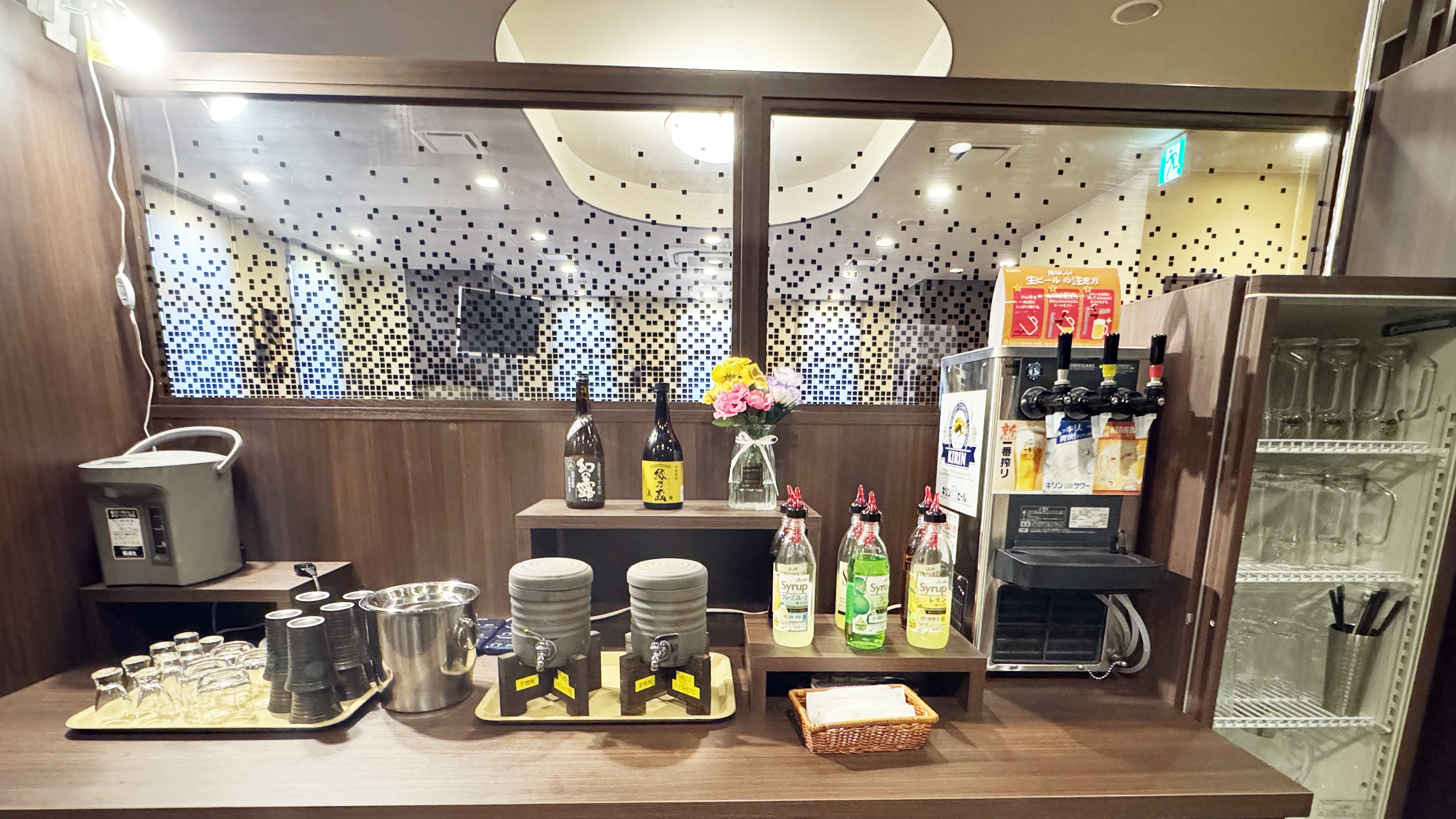 夕食レストランのアルコールバー♪60分1300円(税込)です！