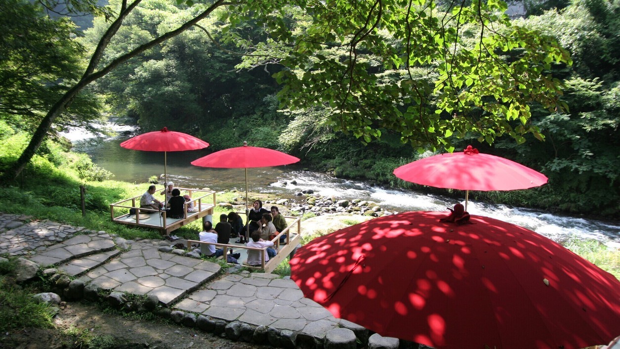 【川床体験付き】せせらぎに包まれる鶴仙渓の贅沢時間《夕食：やそはち十味》