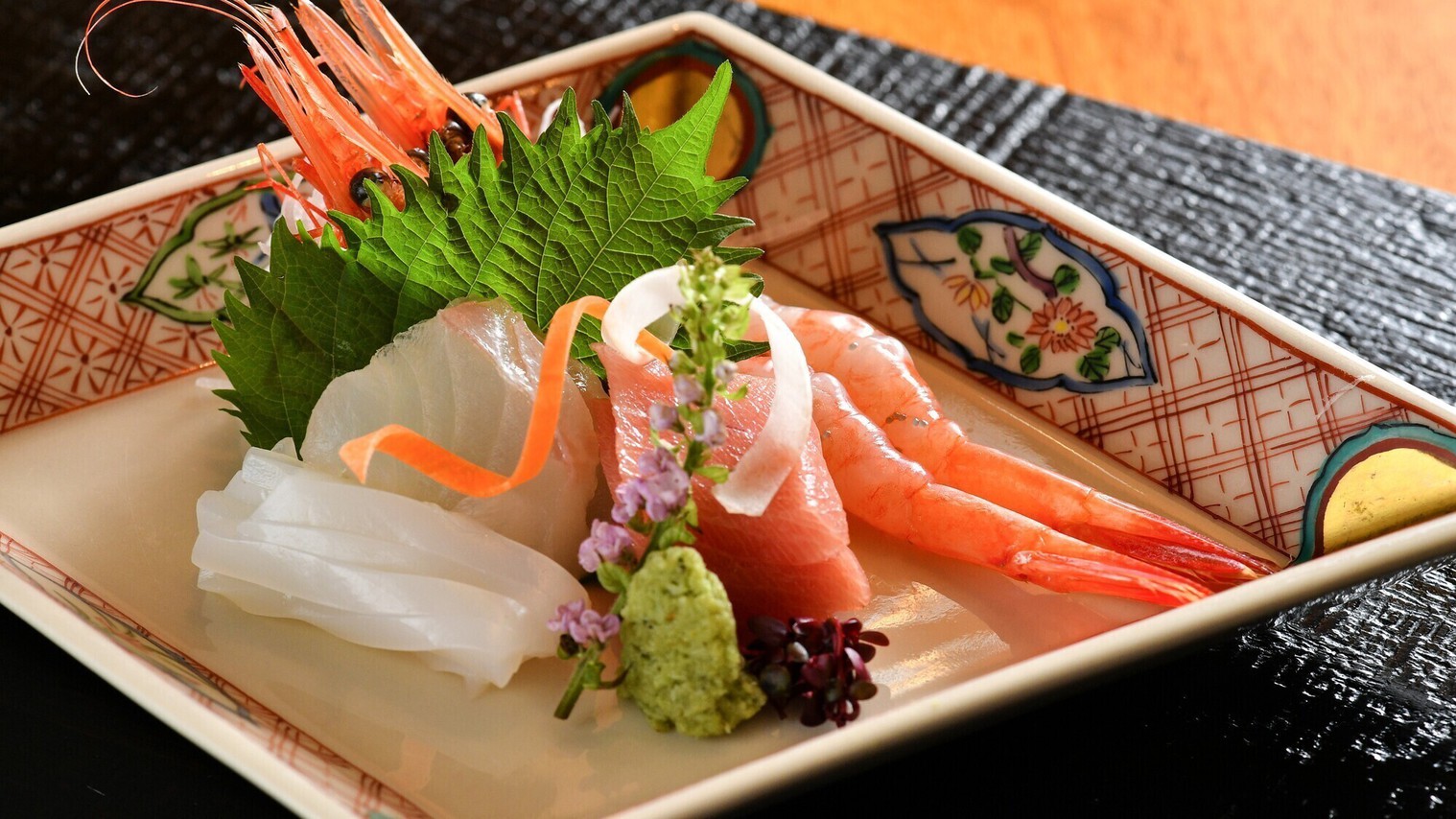 【お日にち限定】品数を抑えた料理でおトクに温泉宿泊《やそはち八味》