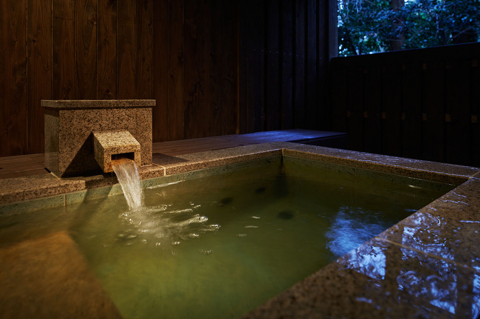 Premier room open-air bath image