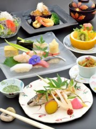 【福鮨】四季折々の厳選食材がお楽しいただけます。