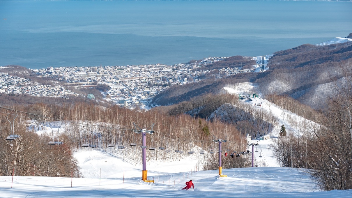 【リフト券付】北海道・小樽で叶える、極上パウダースキーバケーション｜1泊2食付