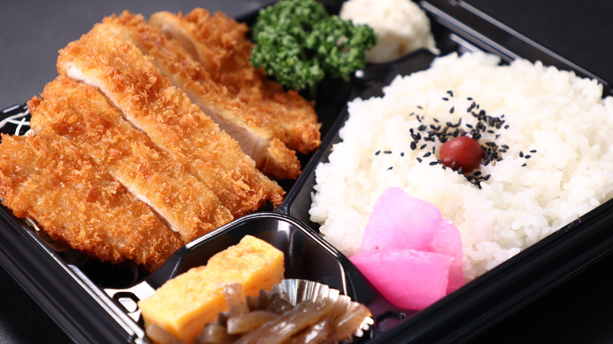 朝食弁当_朝からガッツリパワーの源とんかつ弁当 (2)