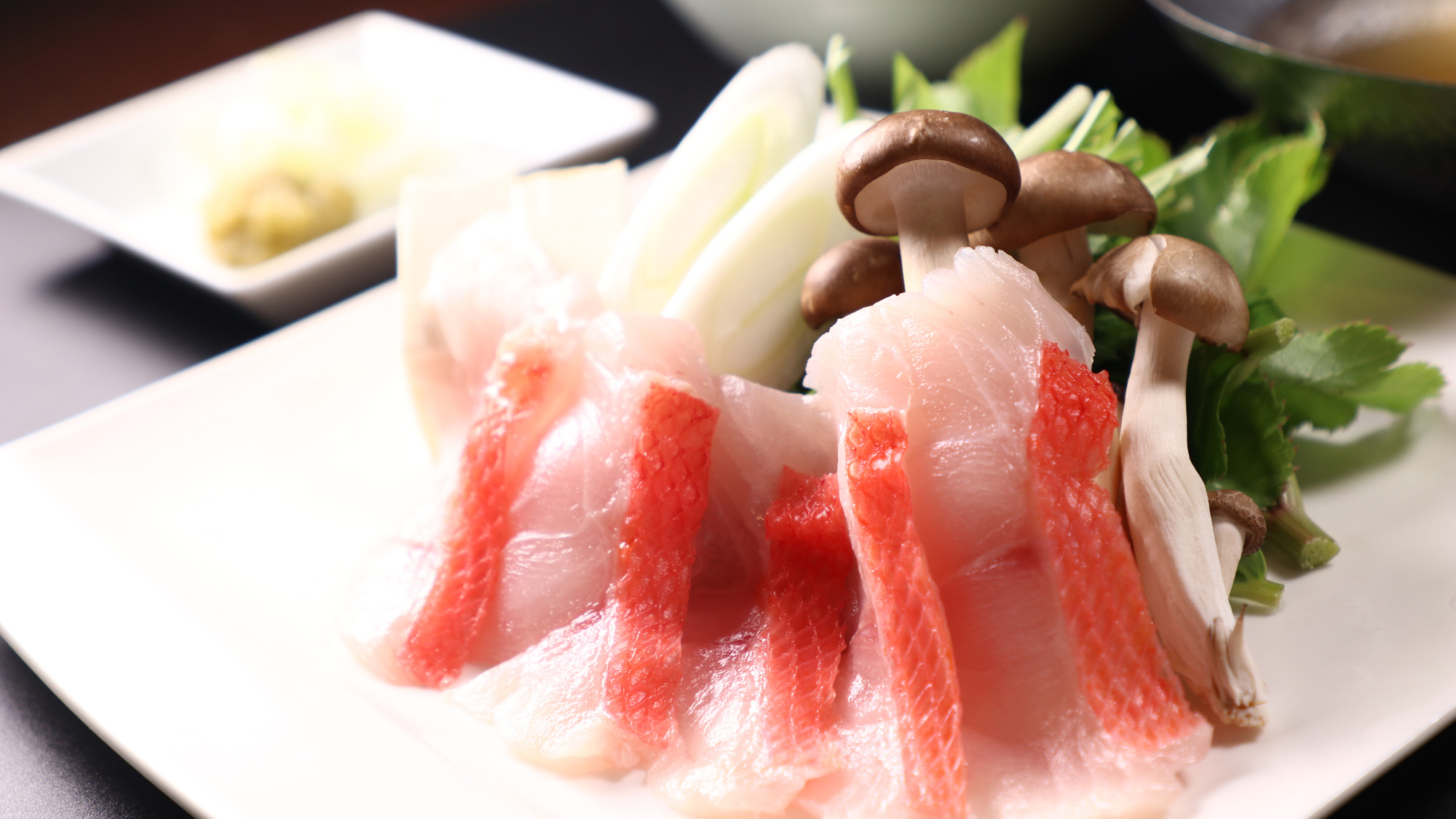 夕食膳_軽くサッとしゃぶしゃぶするとお酒にもご飯にも合う！ (4)