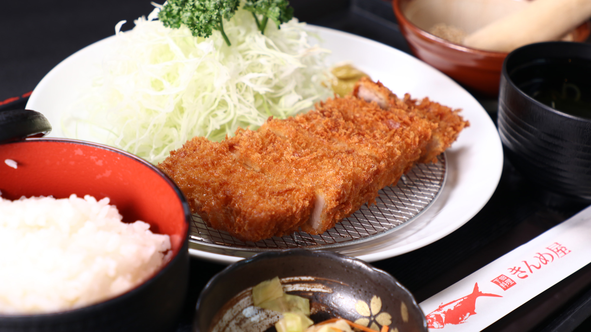 夕食定食_サクッとジューシー♪とん亭自慢のロースかつ定食 (2)