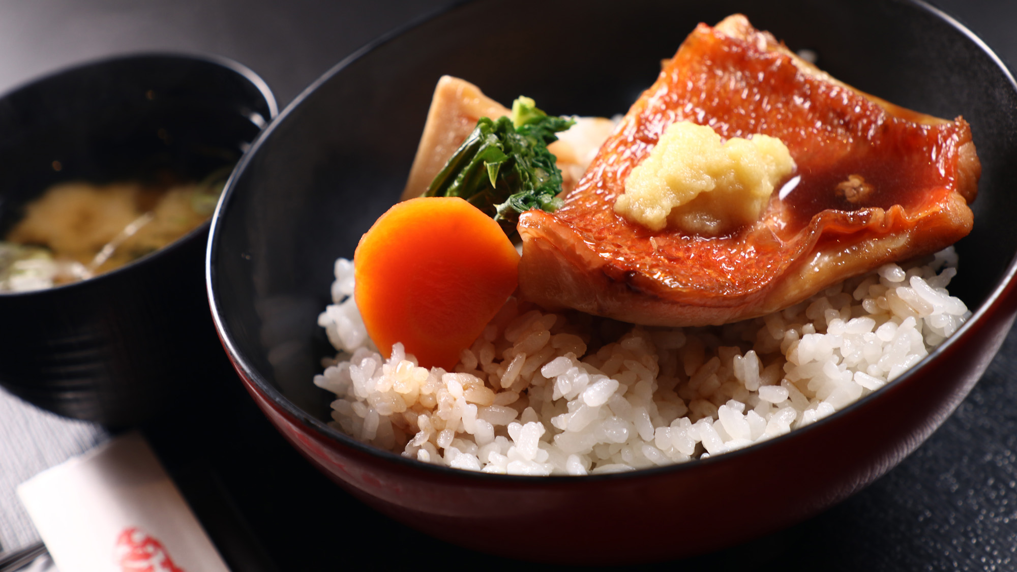 夕食丼_ご飯との相性抜群なきんめ鯛煮付丼 (3)