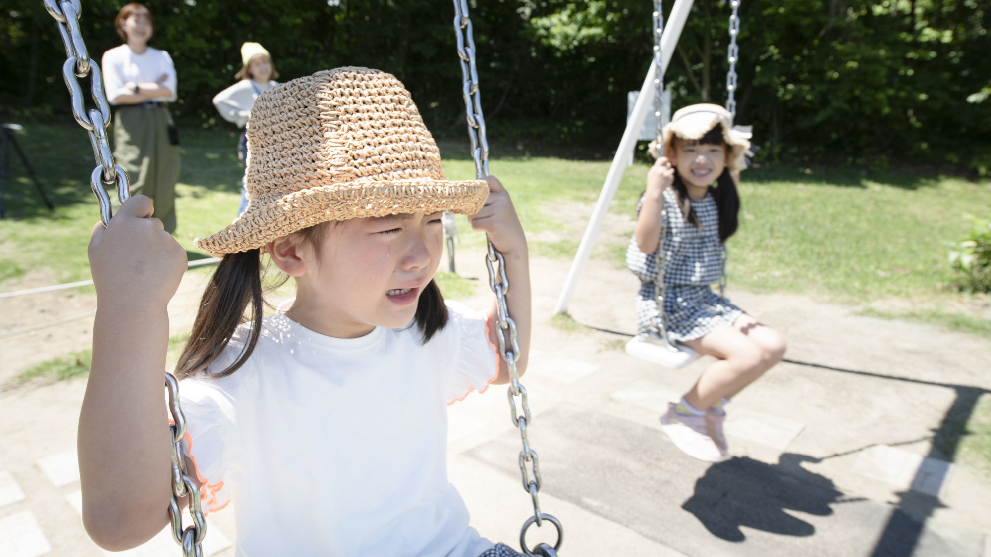 *【絶叫ブランコ】琵琶湖を見下ろす絶景に飛び出していきそうなブランコなので、泣いちゃうお子様も&hellip;！