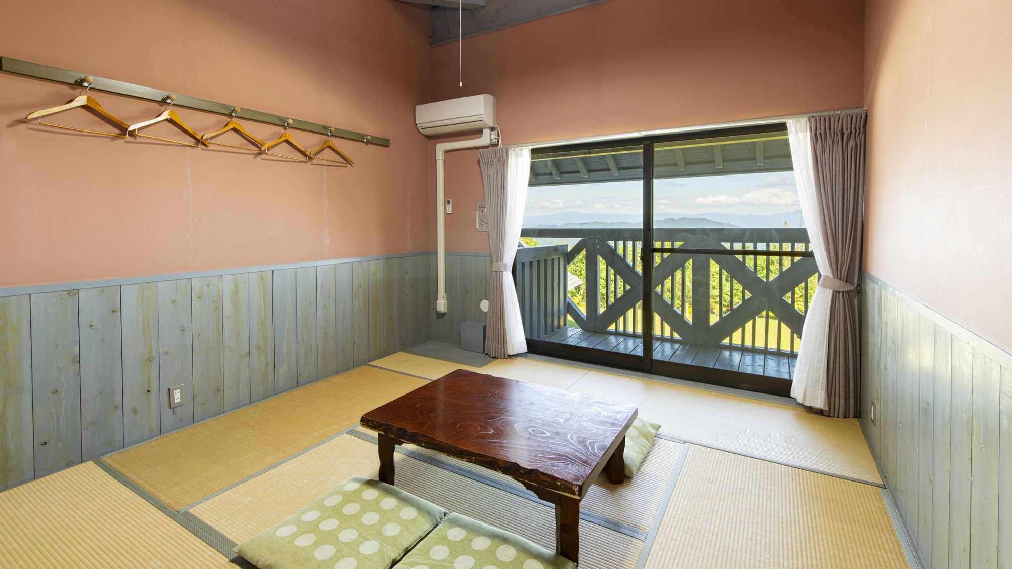 *【森の交流館（和室一例）】段差が少ないため、小さいお子様が自由に動き回っても安心です。