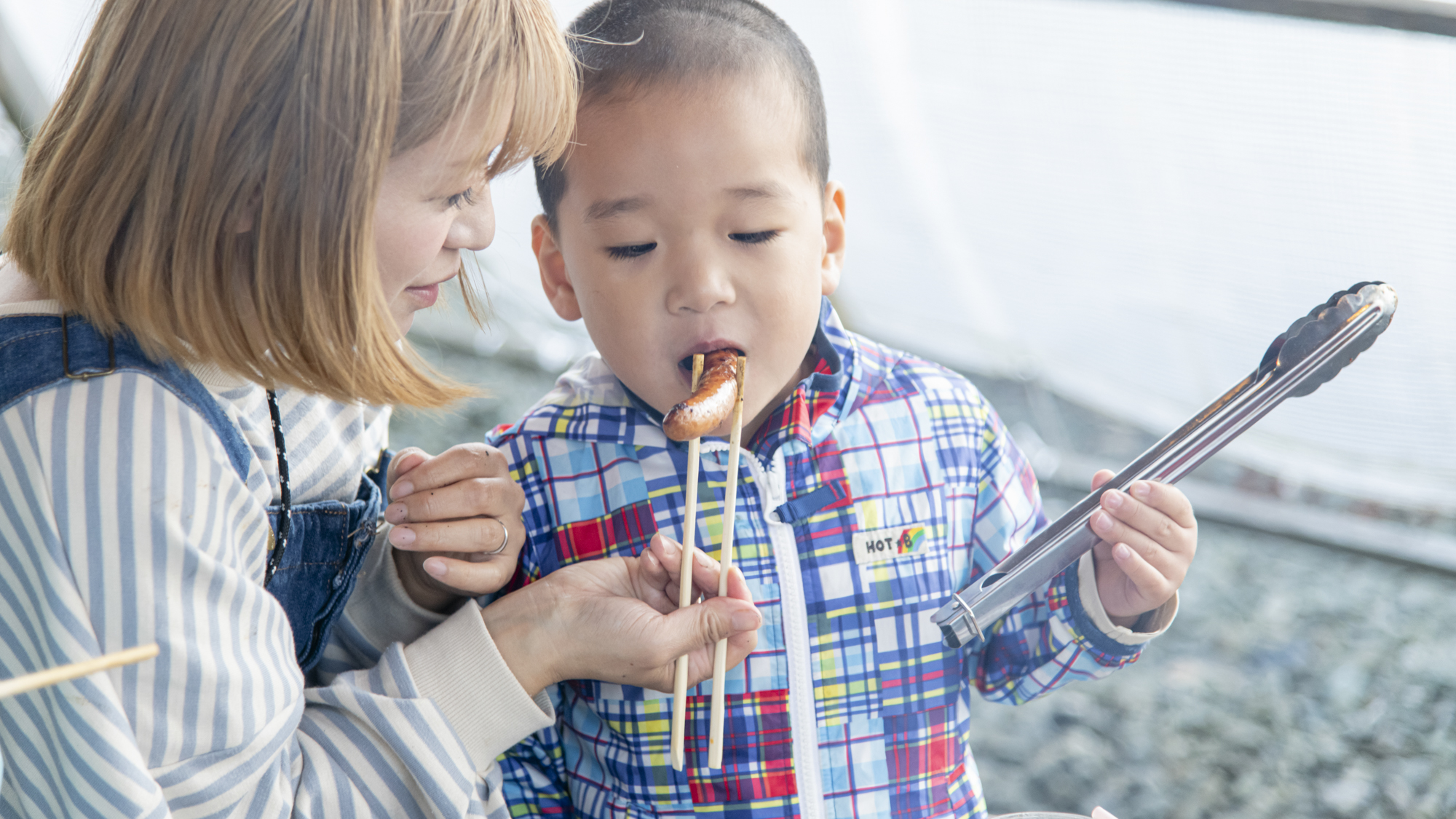 *【BBQ】お子様が大好きな食材もたくさん！トングで焼くお手伝い♪