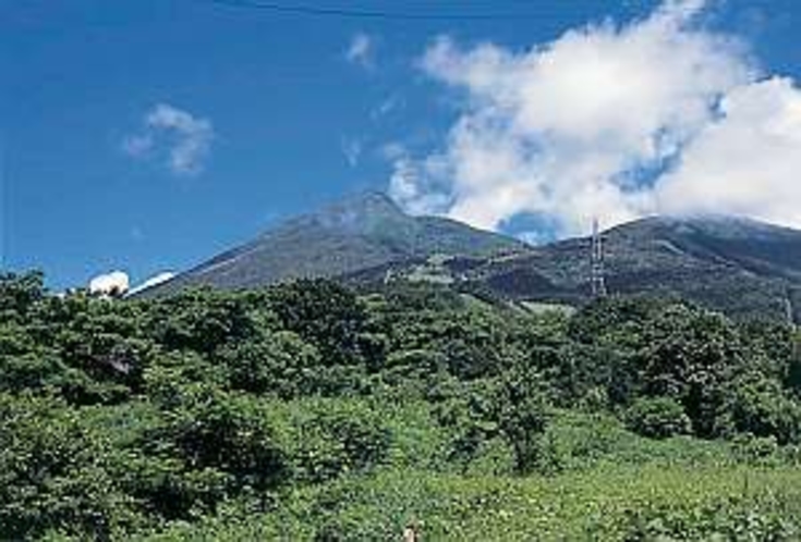 磐梯山の山頂まで見ることができるマウントビューの客室