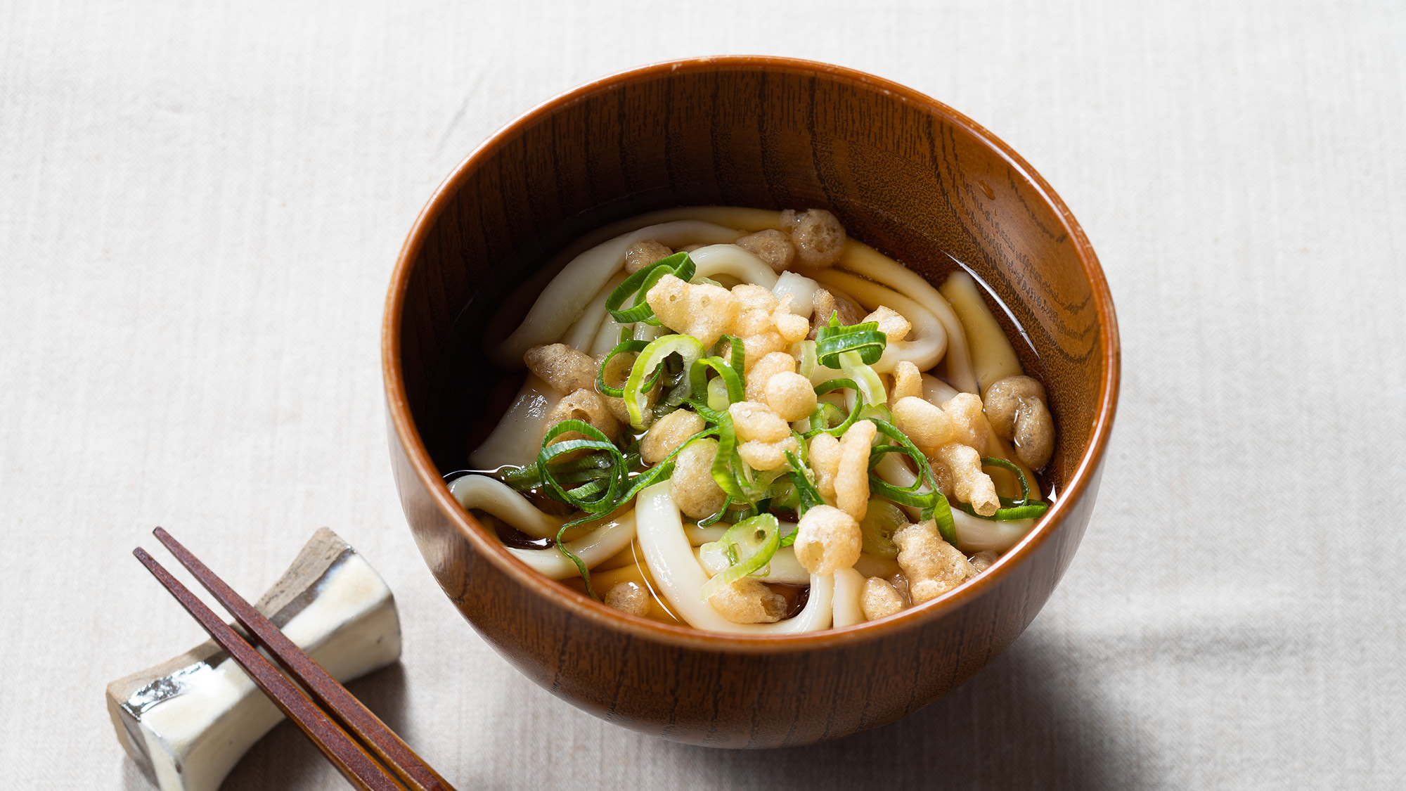 ぶっかけうどん　宮崎のソウルフード。コシのある麺に柚子の効いただしをかけてお召し上がりください♪