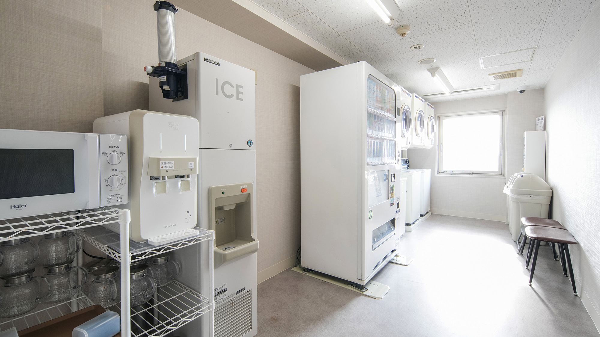 6Fベンダー室。ウォーターサーバー、ランドリー、自販機があります！