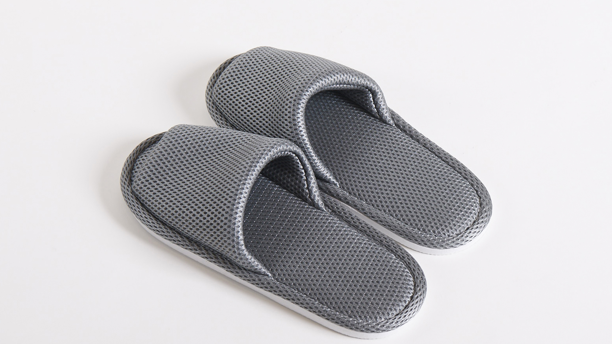【貸出品】子供用スリッパ　エレベーター前にあり。
