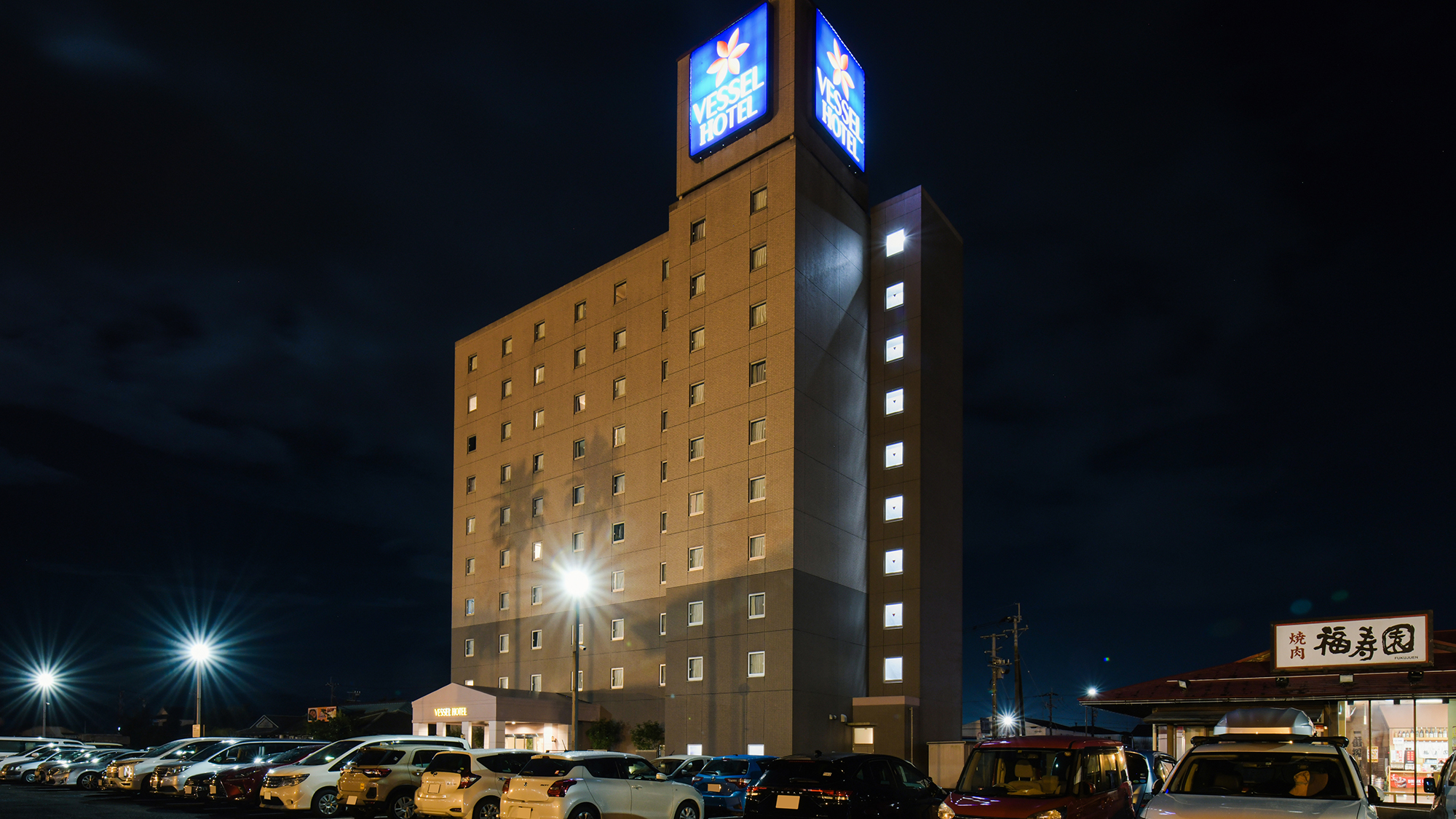 外観　夜
