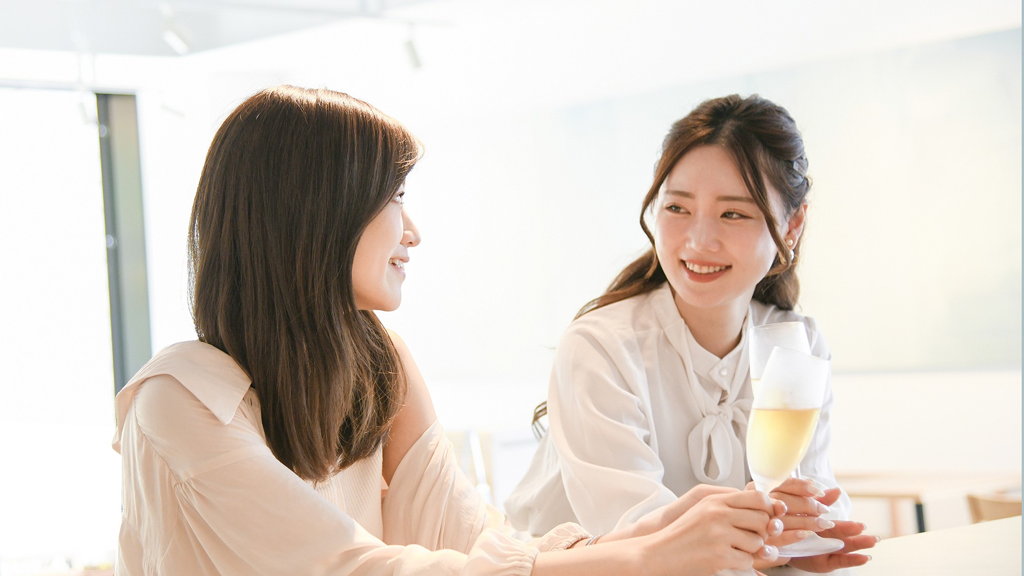 館内でちょっと一息♪ウェルカムバーをお楽しみください。