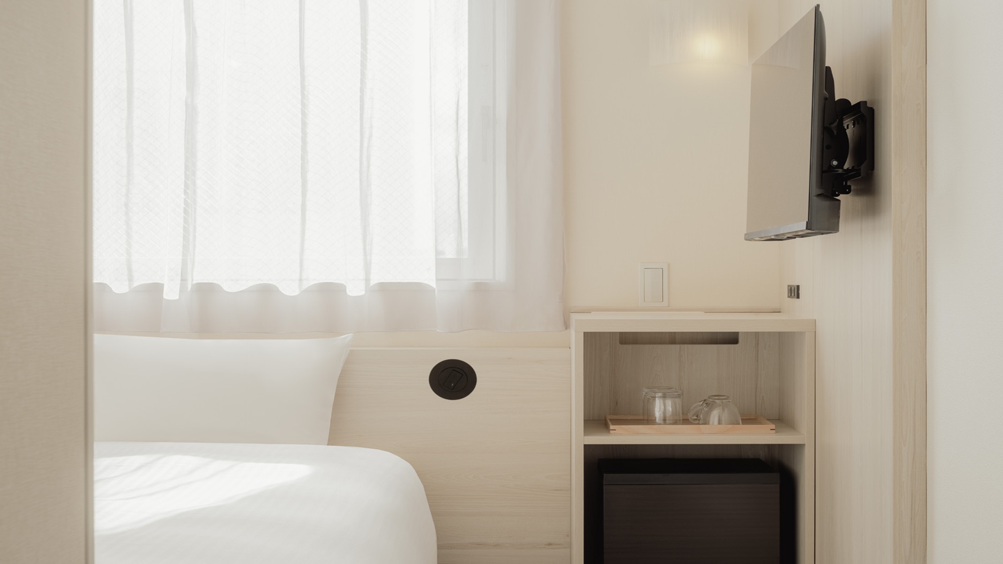 【ツイン】2025年12月リニューアルの客室/ハリウッド仕様可能/TVは壁掛けタイプのため導線はスム