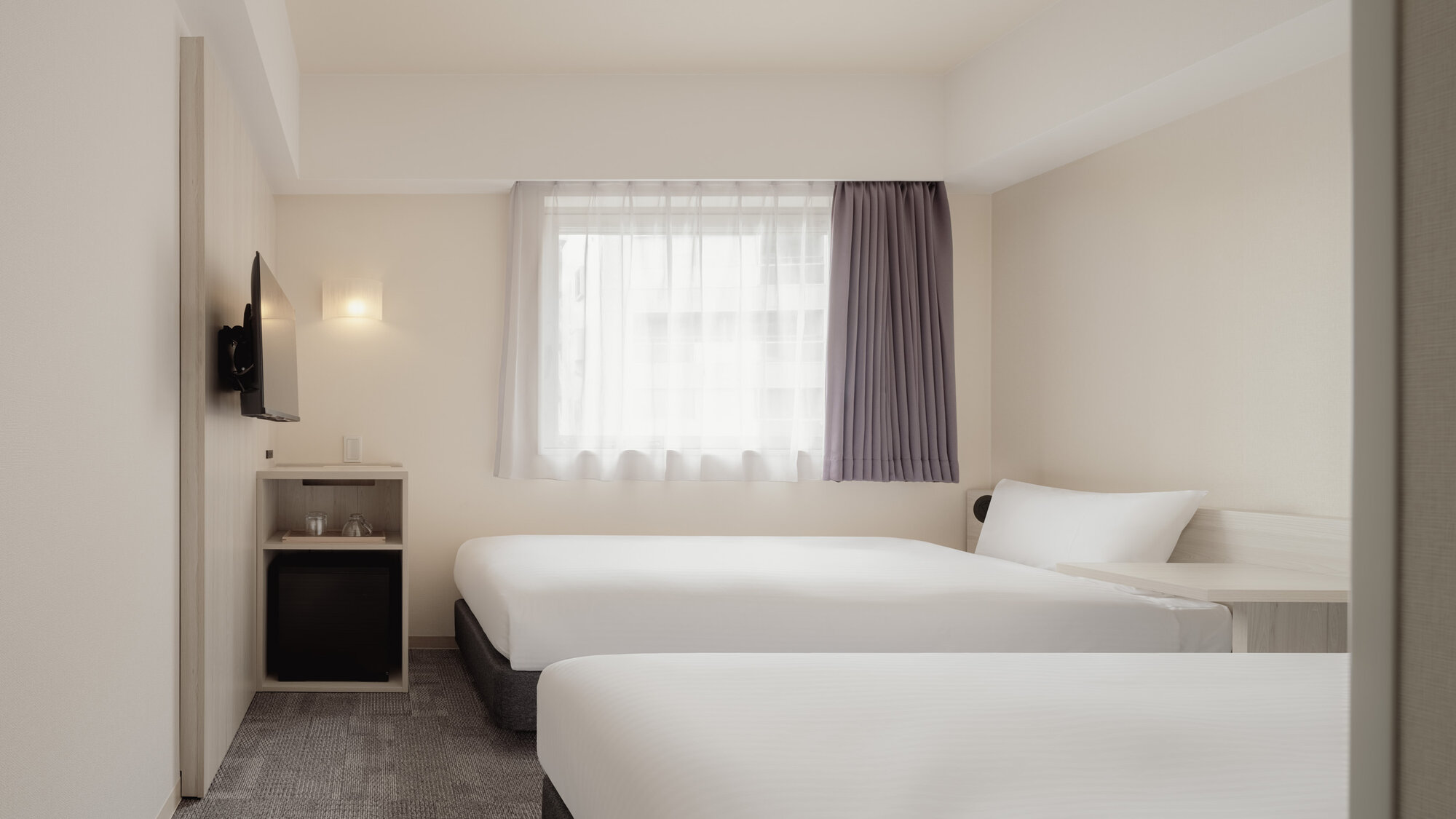 【ツイン】2025年12月リニューアルの客室/ハリウッド仕様可能