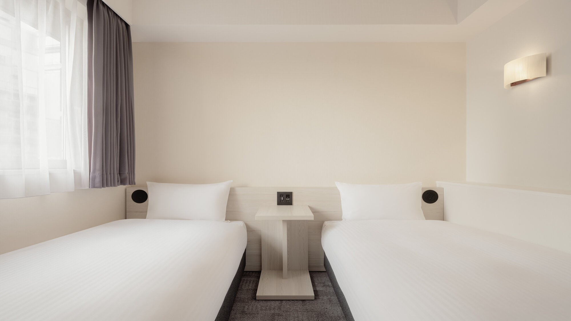 【ツイン】2025年12月リニューアルの客室/ハリウッド仕様可能