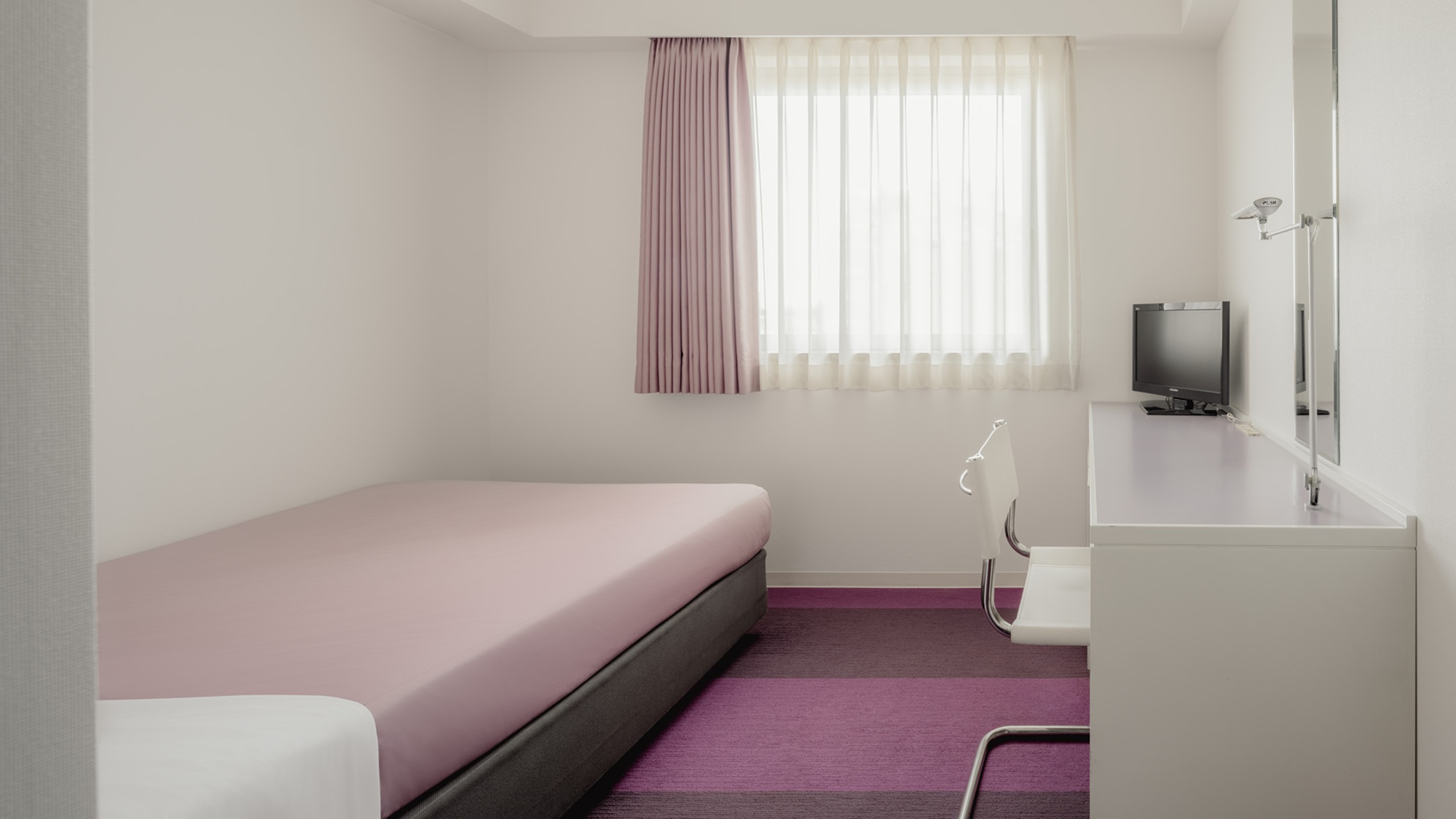 【ダブル】140cmのダブルベッドでゆったりステイ。