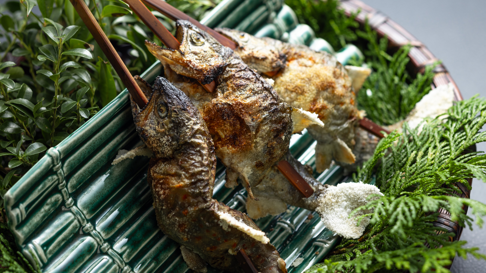 【あまごの塩焼き】匠の技で焼き上げれば、皮はパリっと、身はふんわり♪