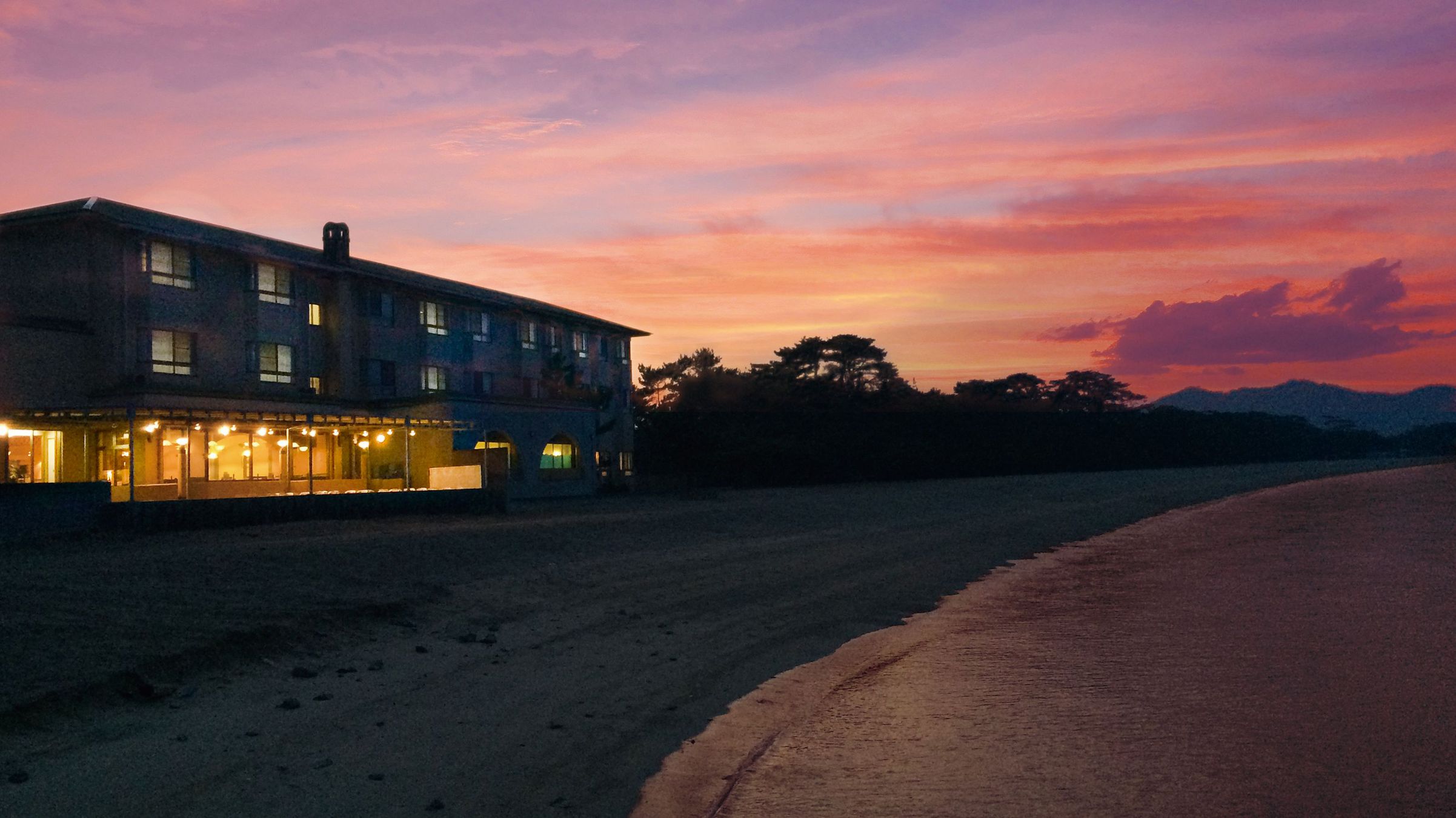 【スタンダード：夕朝食付】海辺のテラスでボリューム満点のBBQ／ドリンク持ち込み可＜牛肉／海鮮有＞