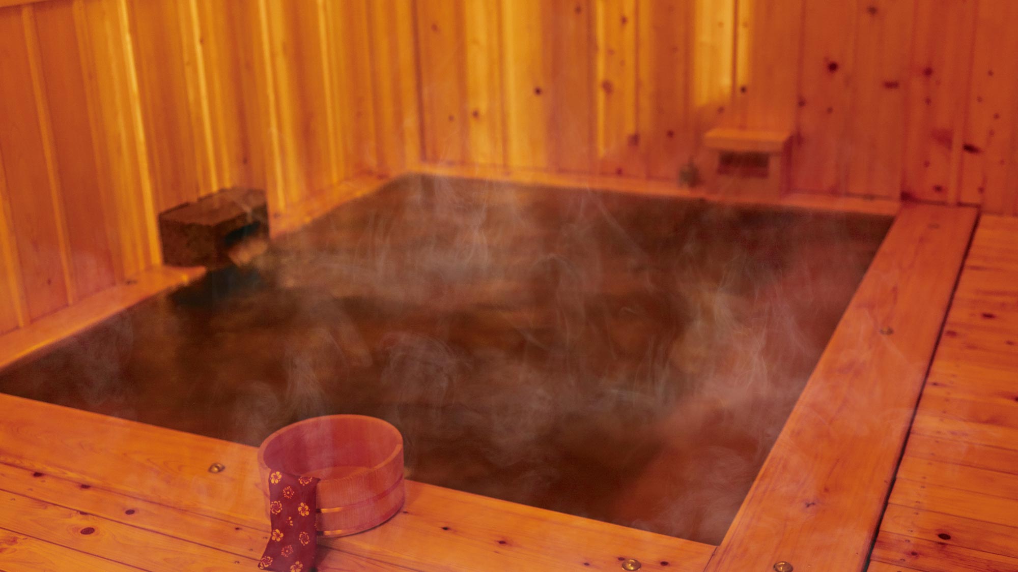 桜館…月の湯、桜館名物「薬草温泉」