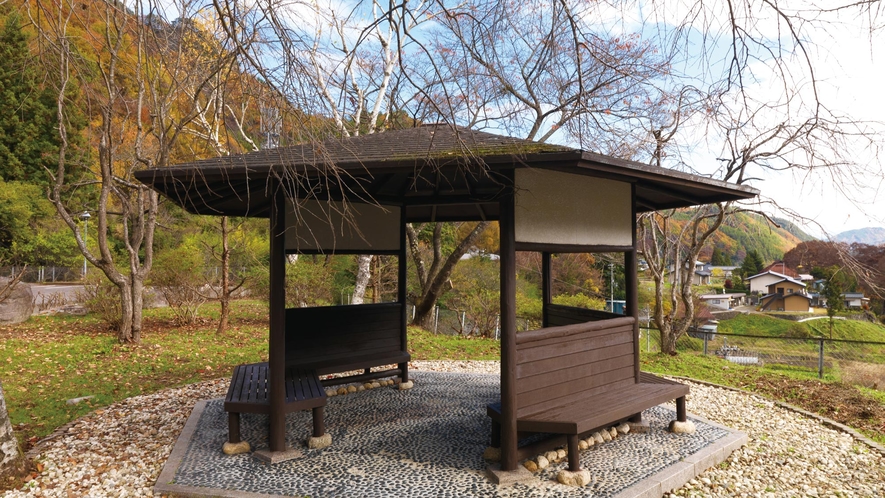 桜館　東屋