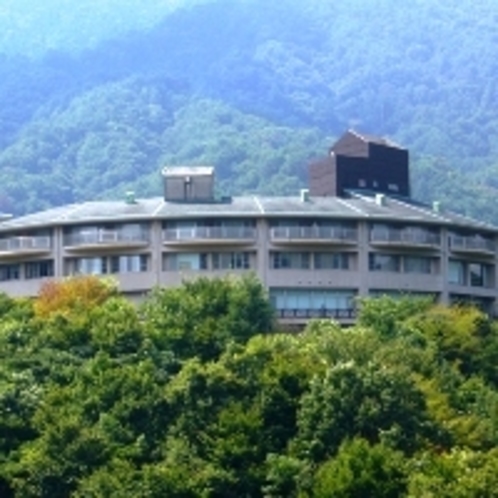龍姫湖から見たホテル