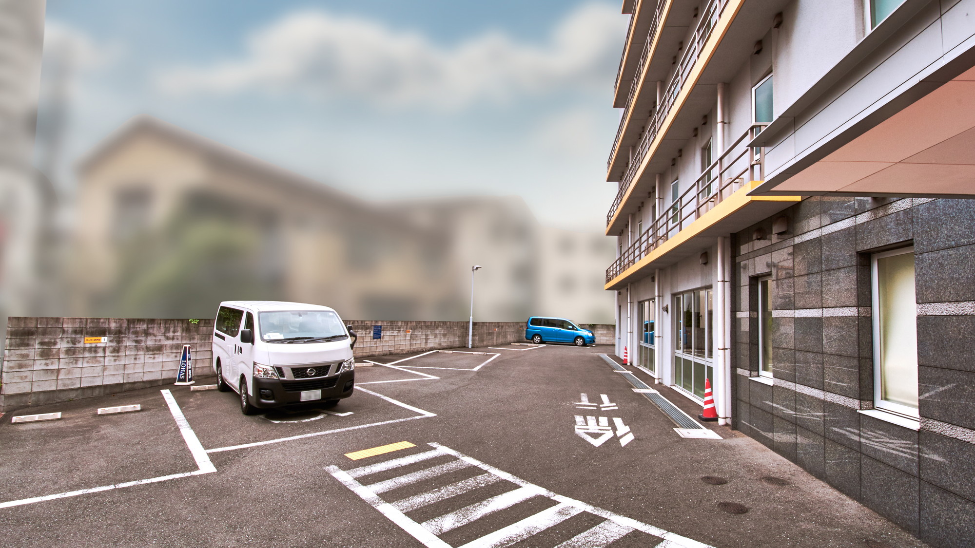 駐車場は当館敷地内にございます