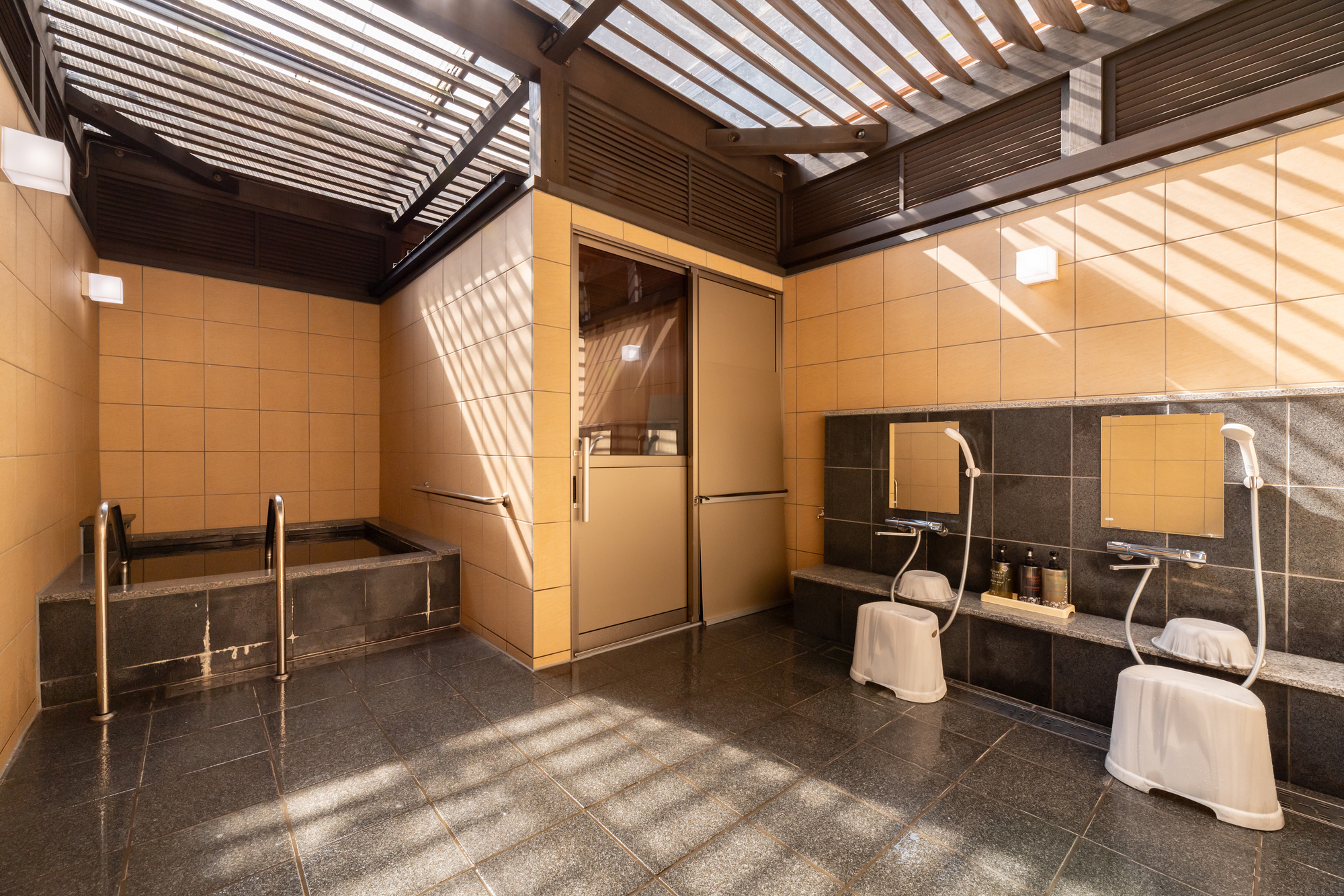 貸切露天風呂（有料・1日3組限定予約制）