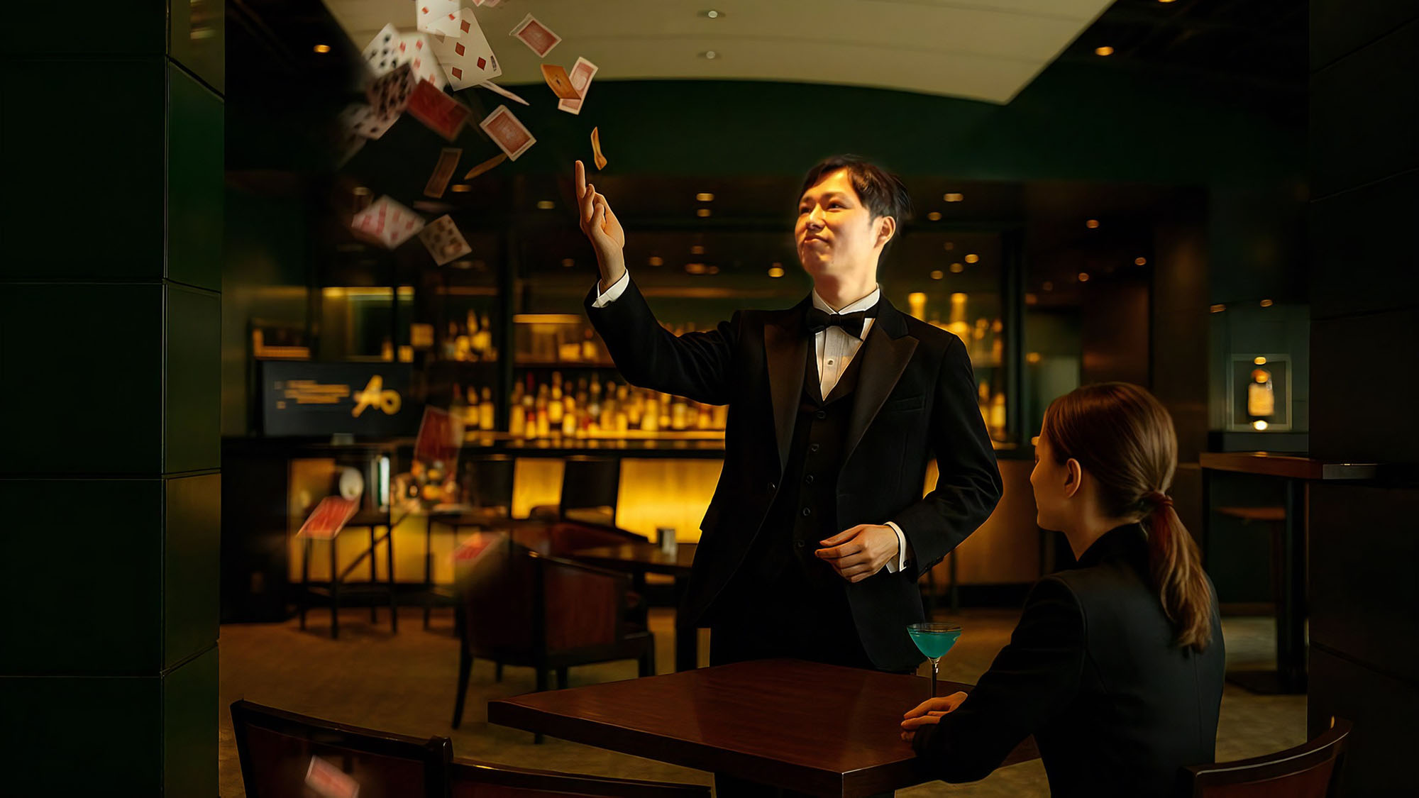 【マンハッタン・バー】ビールやカクテルを片手に、リラックスしたナイトタイムをお過ごしください。