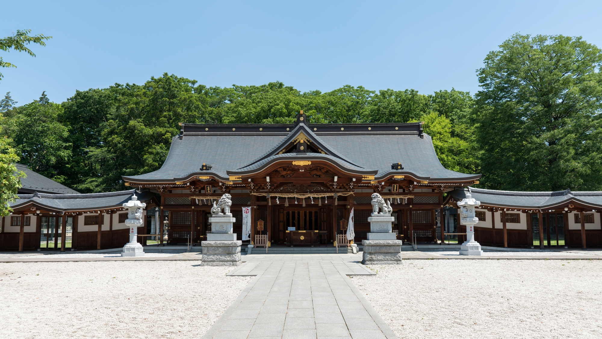【当館から徒歩約15分】厄除けや縁結びにご利益がある、地域に親しまれる神社「立川諏訪神社」