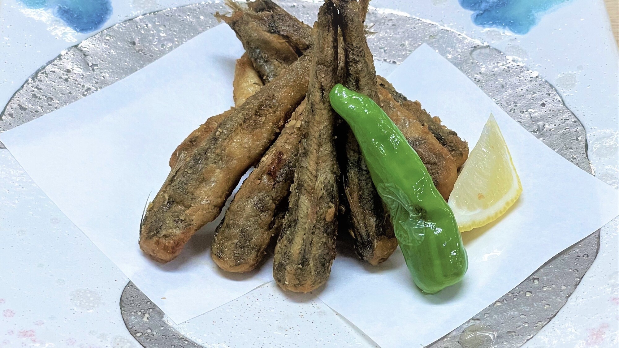 ＜三河産メヒカリの唐揚げ＞1,000円