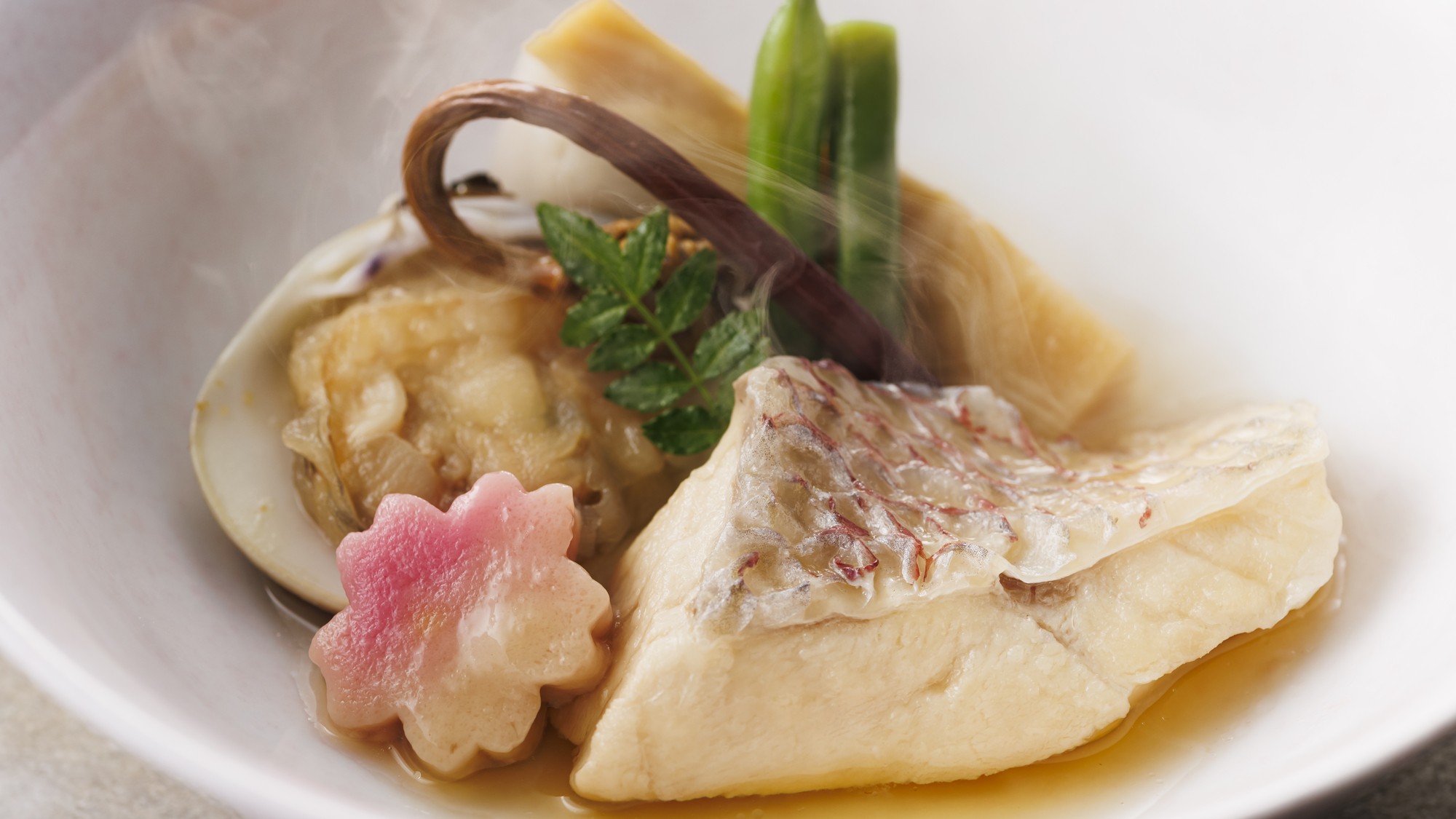 3.1～5.31【土地の恵み会席】伊勢湾産鯛使用　鯛と蛤の葛煮