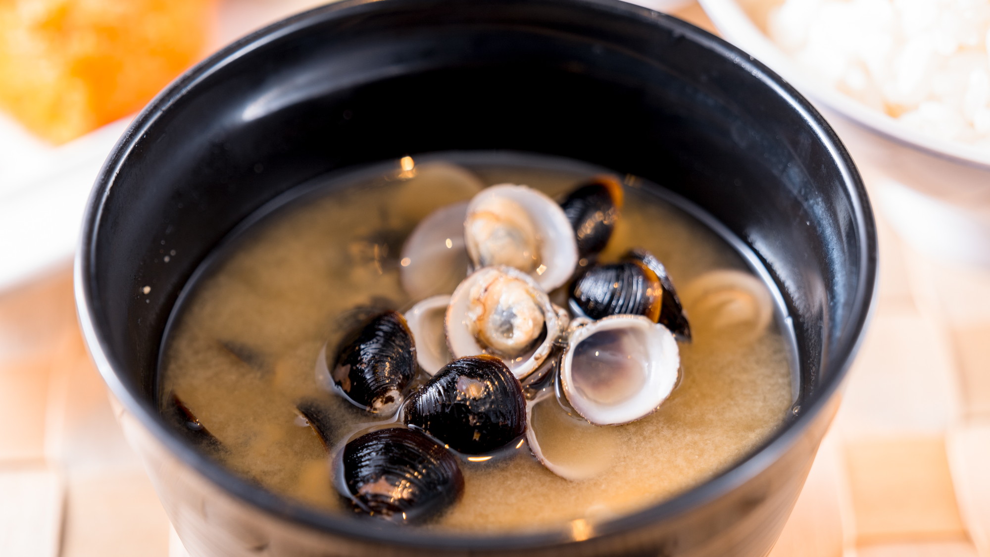 宍道湖のしじみを使ったしじみ汁です！ぜひお試しを！