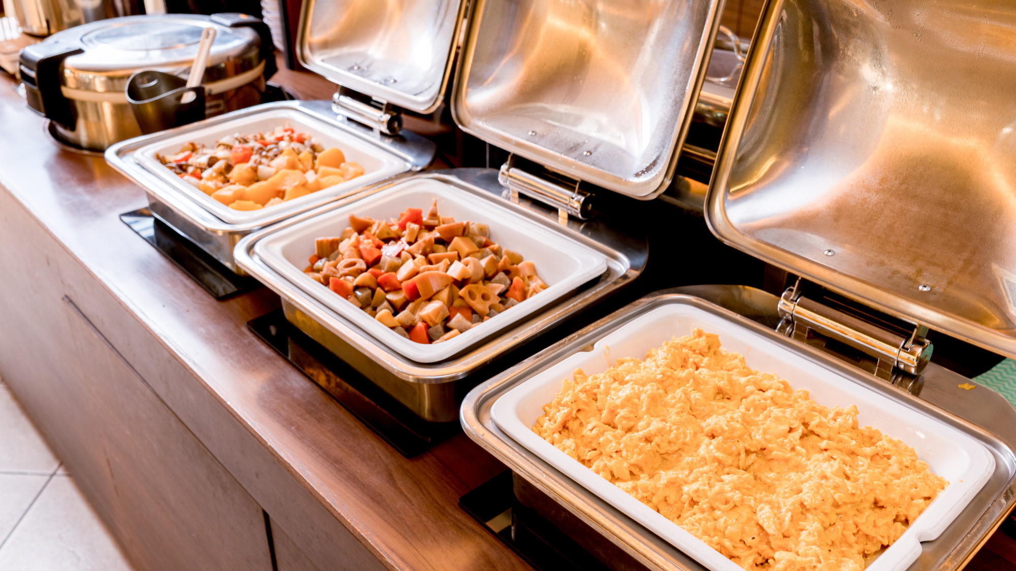 ご当地メニューなど日替わりバイキングで一日の活力を