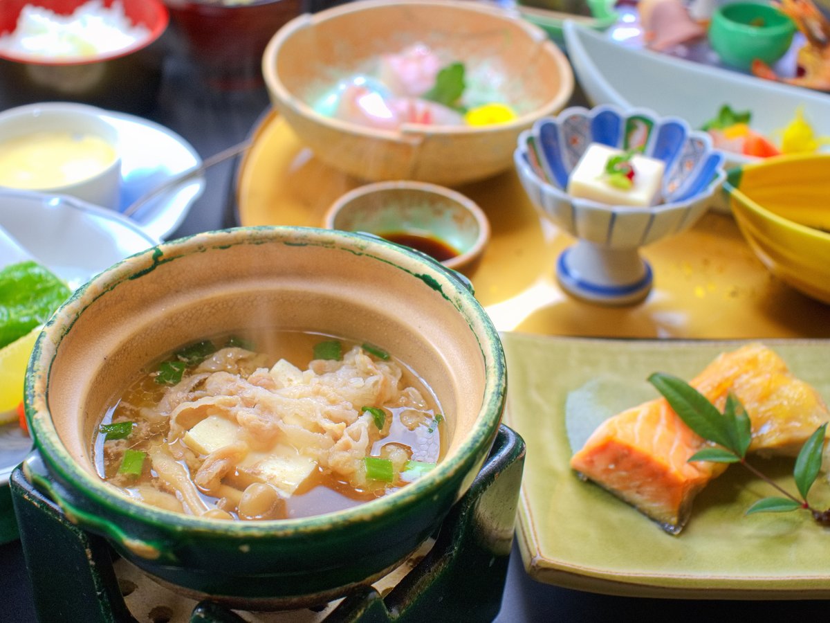 お夕食一例/新潟の海の幸を中心とした&ldquo;京風会席料理&rdquo;をご堪能下さい。