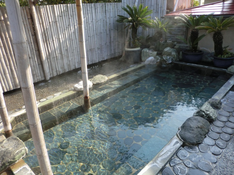Kamar mandi terbuka di lantai 2