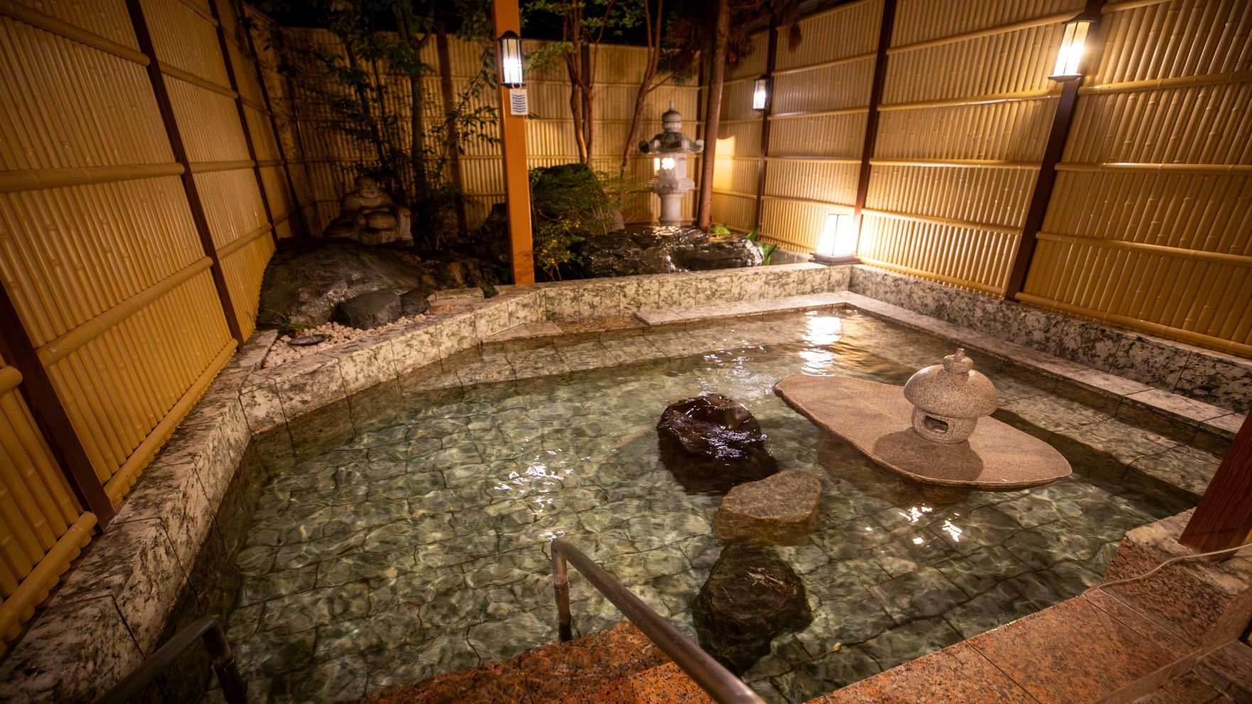 【直前割】お食事なし（素泊まり）プラン！北投石の岩盤浴入浴料込！