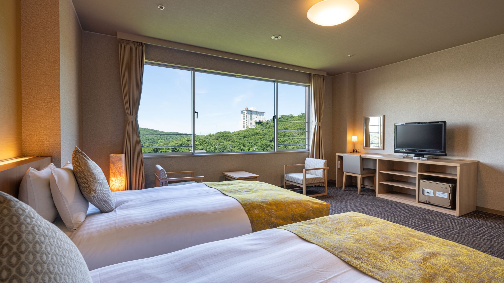 スーペリアツイン（バス付）【33平米】