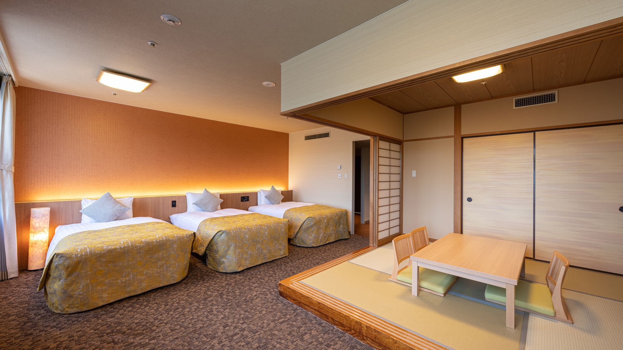 和洋室（バス付）【52平米】