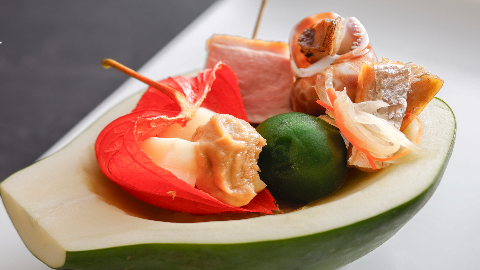 【特別会席】夏(2026年6月～8月)前菜 瓜盛り　パパイヤ胡麻クリーム掛　バイ貝　合鴨ロース
