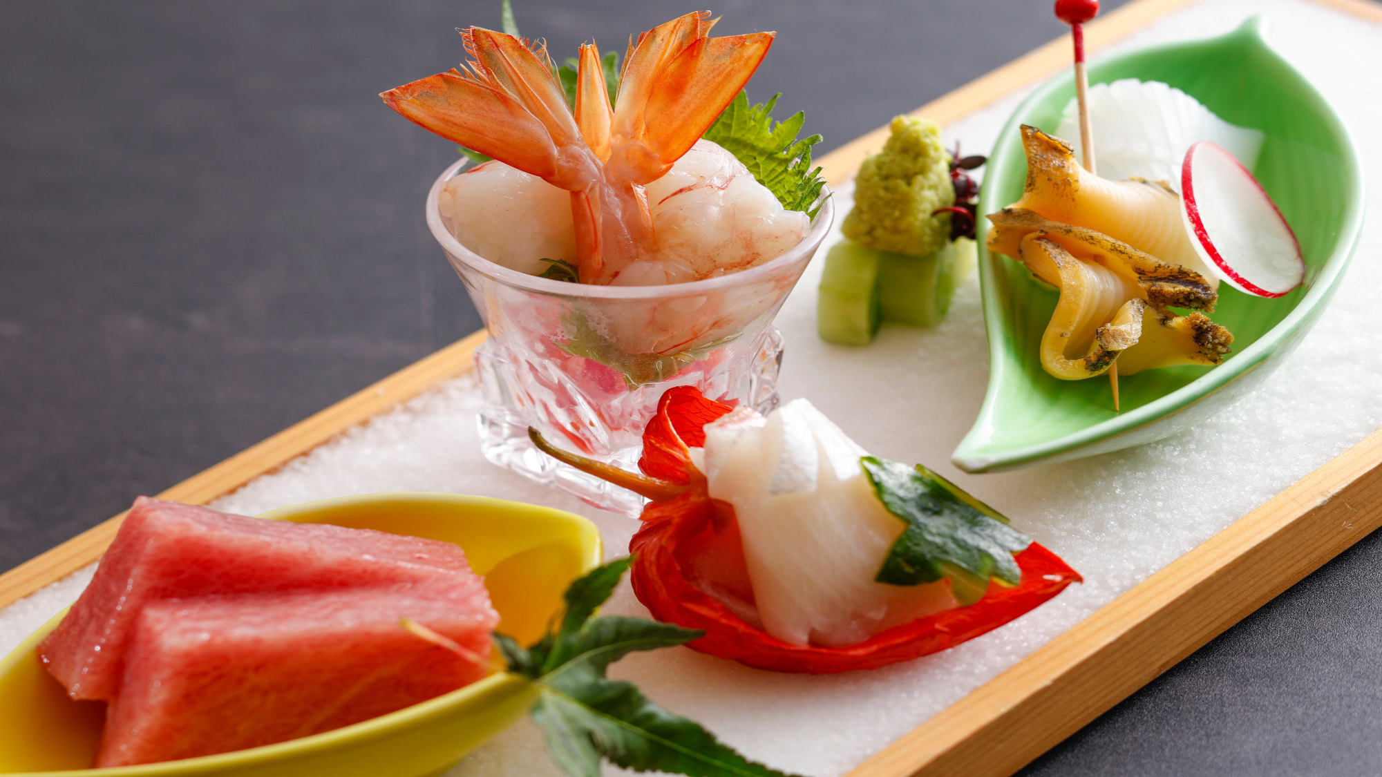 【土地の恵み会席】夏(2026年6月～8月)お造り 伊勢生まぐろ　蒸し鮑　海老　カンパチ　烏賊