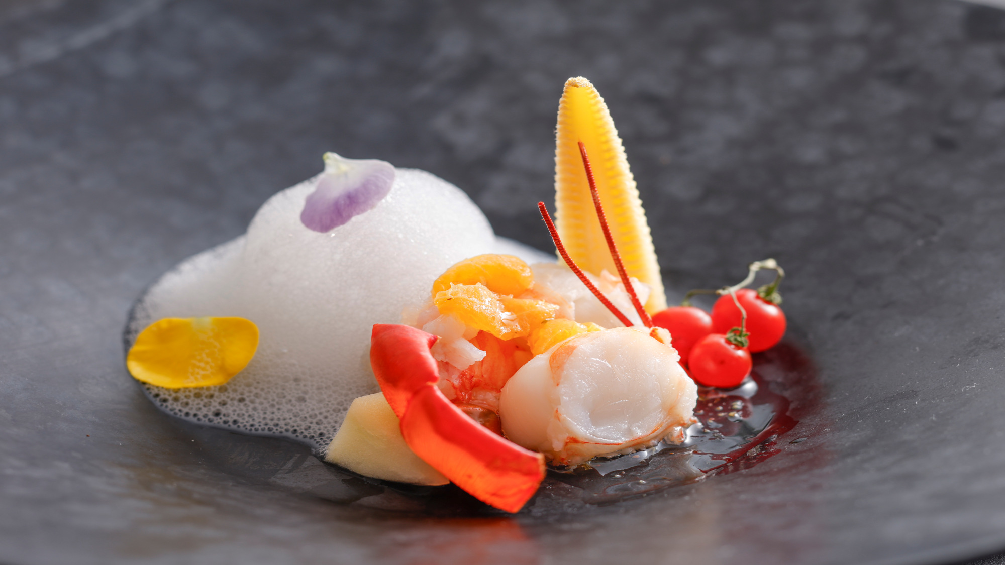 【特別会席】夏(2026年6月～8月)強肴 伊勢海老　大和橘ドレッシング和え　伊勢海老風味の泡