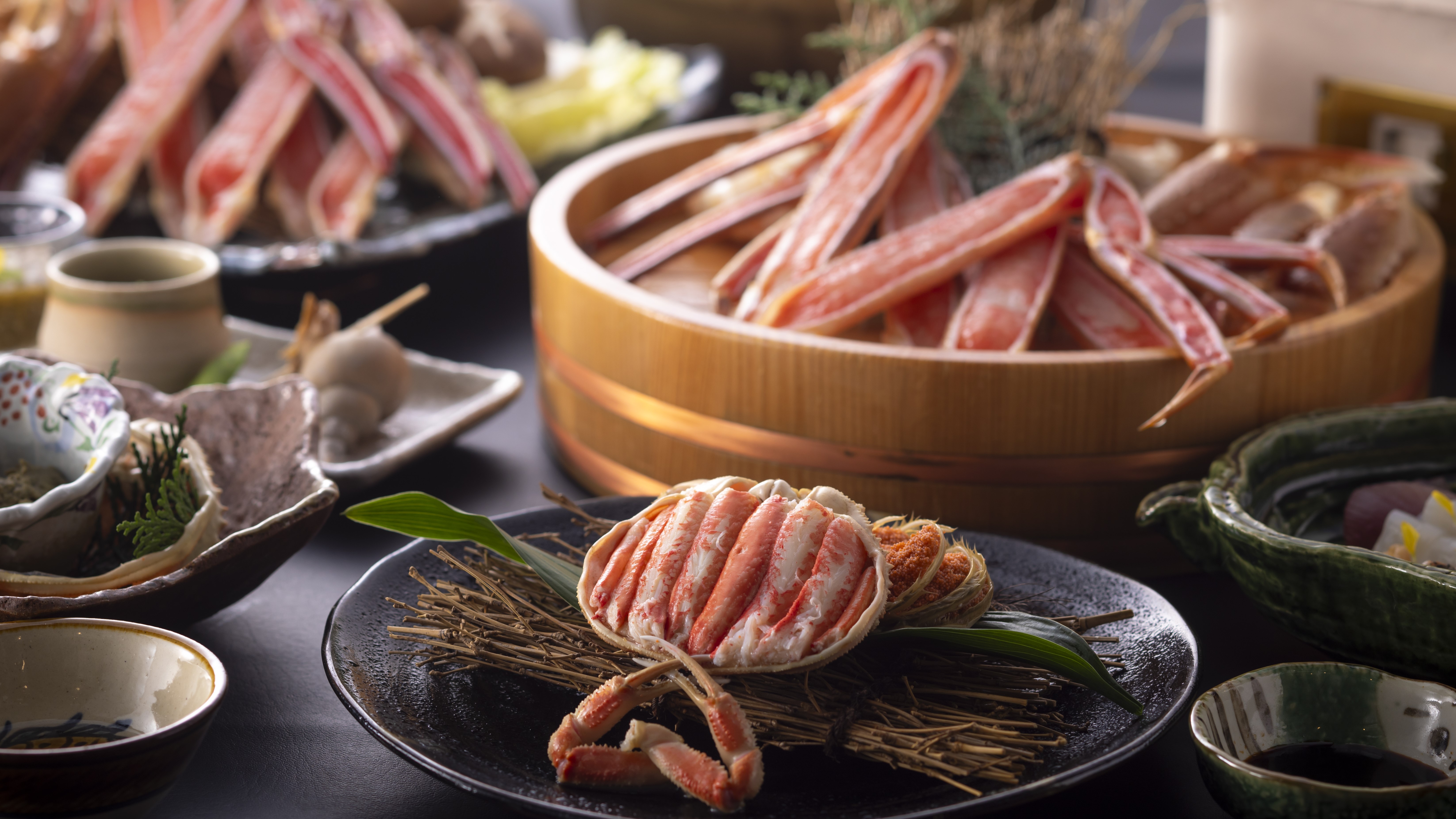 【冬・蟹の本場の香住で美食冬旅】炭火で焼き蟹・鍋・蟹の天婦羅などを味わう！