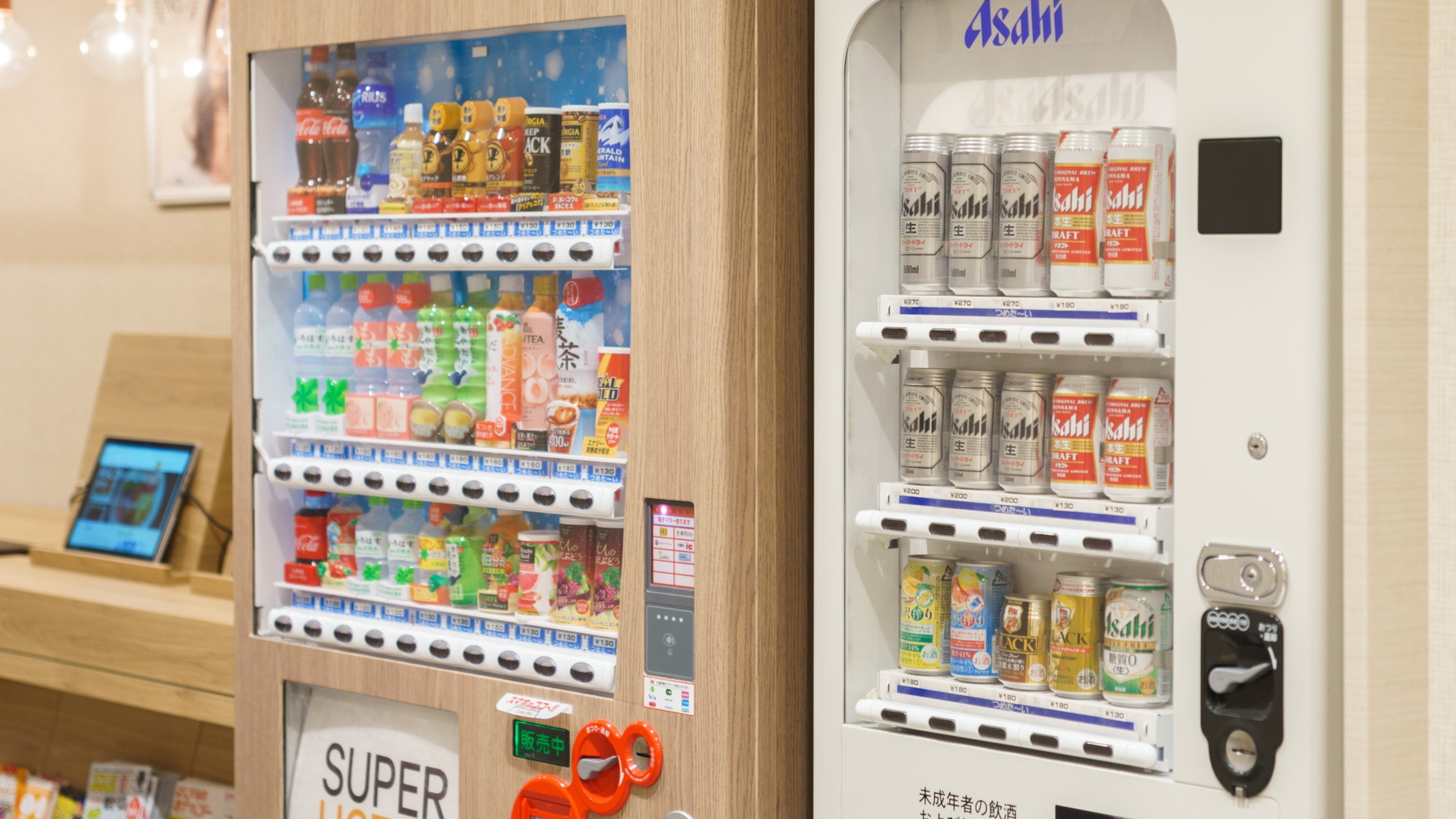 アルコールもジュースも館内でゲット！だからラクラク