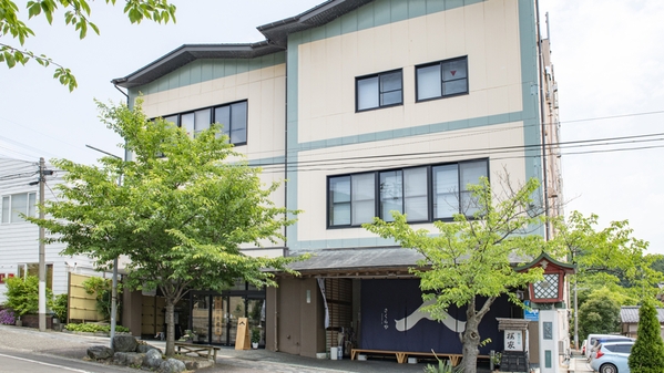 《1人旅》弥彦駅より徒歩1分！ご夕食のご用意無しでお得に宿泊【1泊朝食】
