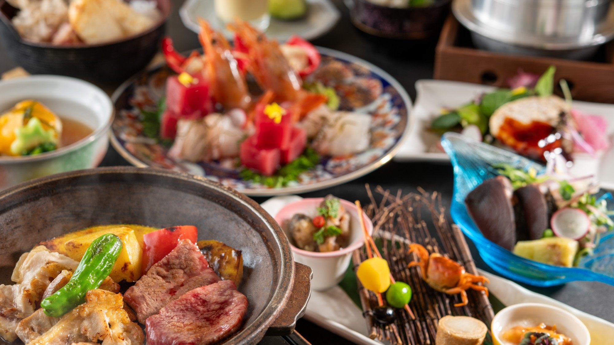 【楽天月末セール】【土地の恵み会席】秋田ブランド肉の旨味を食べ比べ伝統食を堪能！
